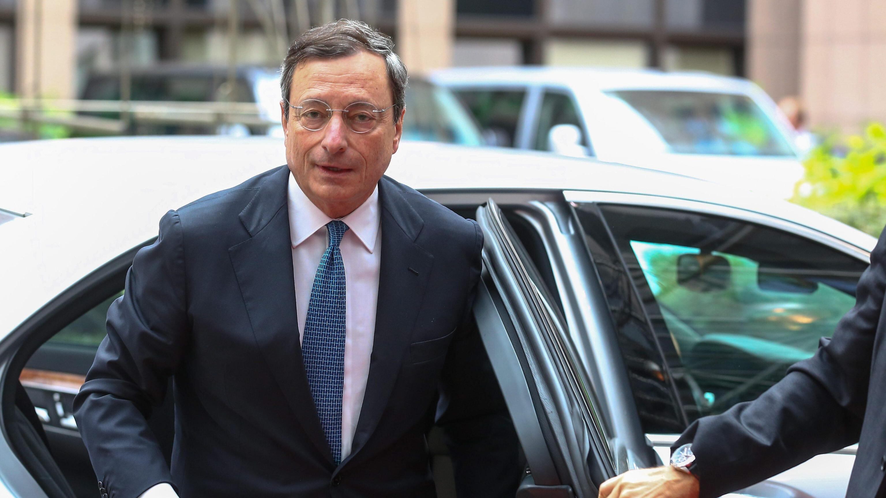 Crisi, Draghi ottimista sull'Ue: "L'economia migliorerà l'anno prossimo"