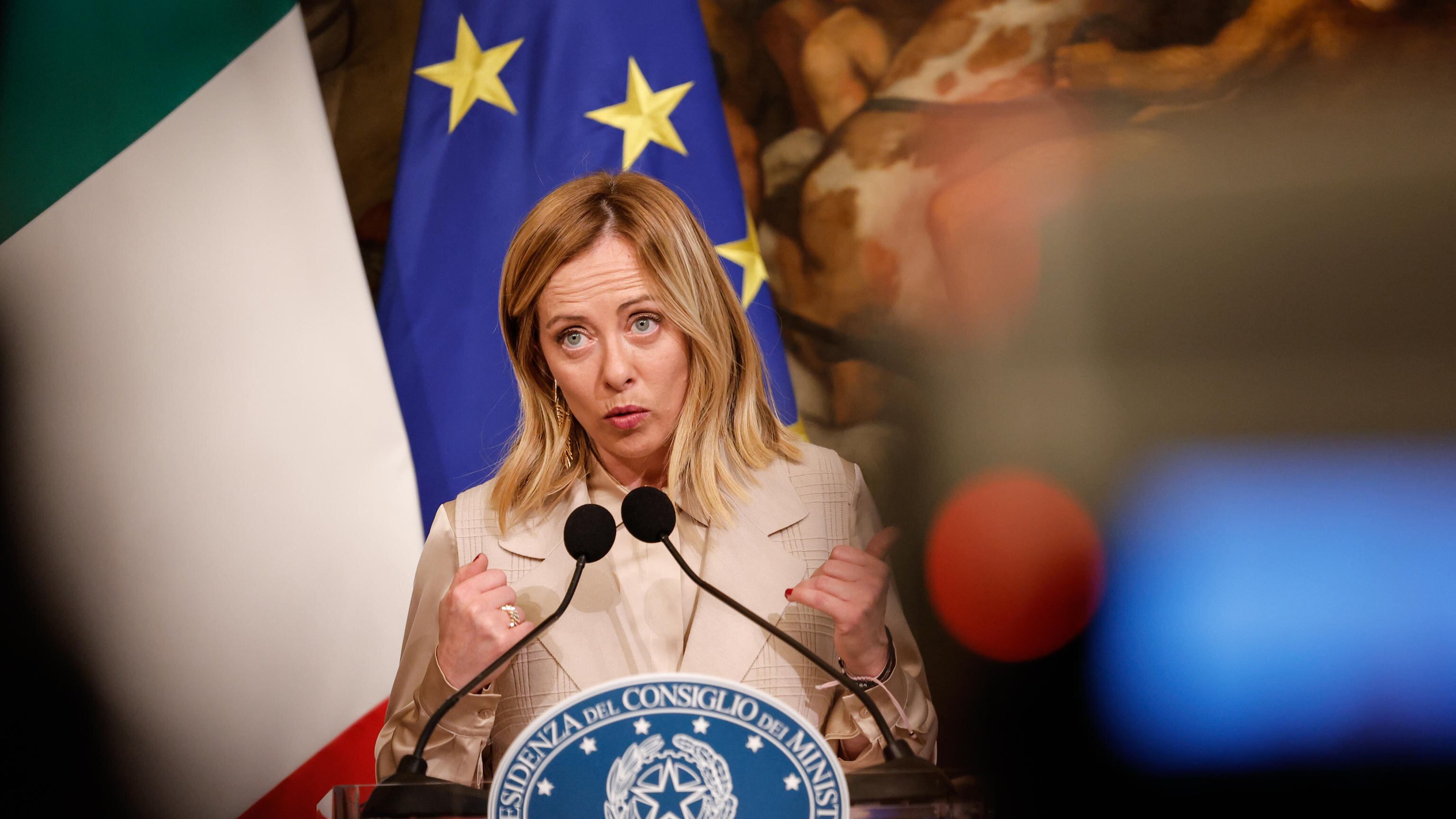 Meloni e l'allarme sul Patto, il Mes solo dopo l'Ecofin di dicembre