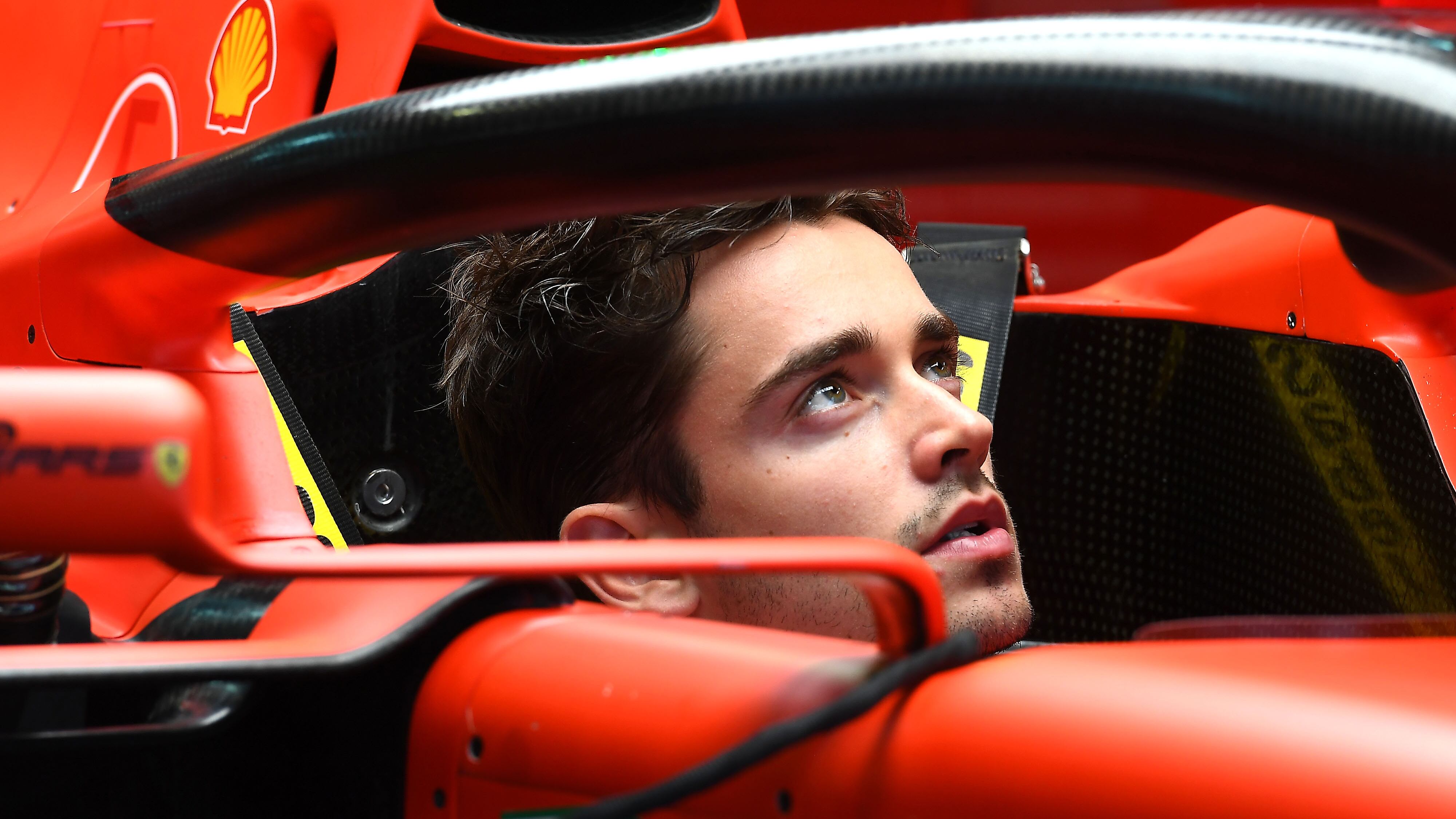 Da Principe a kamikaze. Leclerc toglie di scena due Ferrari troppo brutte