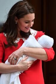 Kate Middleton raggiante dopo il parto 9