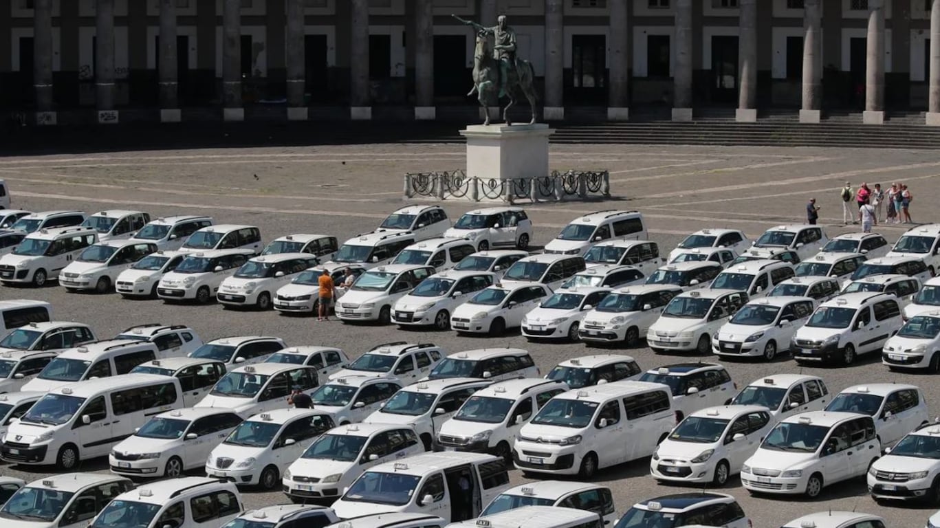 Tassametro, Pos e corse. Taxi nel mirino dell'Antitrust
