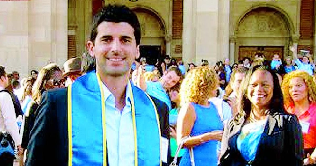 Block Camera Button Farouk, rapito a 7 anni e costretto a rinascere – il Giornale
