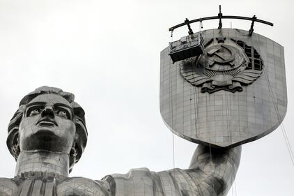 Monumenti, strade e festività: così Kiev si smarca dall'influenza culturale russa 3