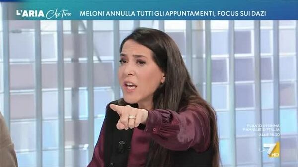 "Si siede lì o conduce?". Ronzulli sbotta contro Parenzo: scintille in diretta