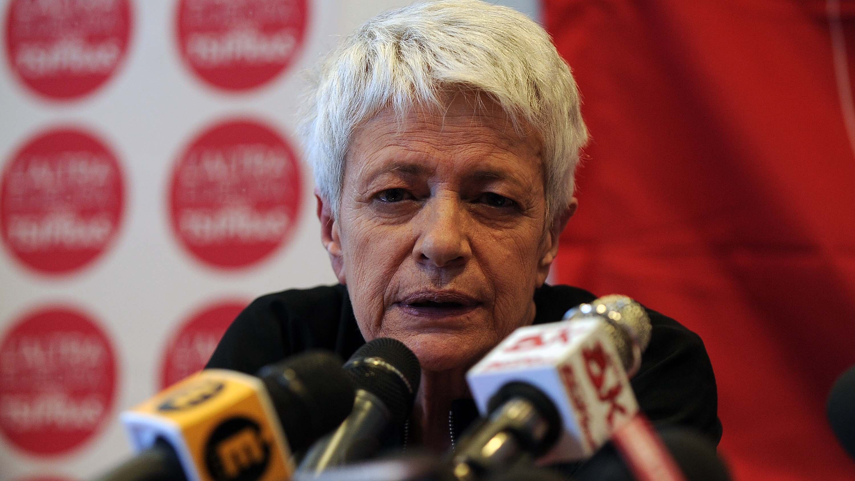 La Spinelli chiede di punire l'Italia perché maltrattiamo gli immigrati