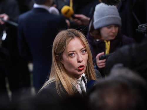 Iran, oltre un'ora di vertice a Palazzo Chigi. Meloni sente Merz, Starmer e i leader del Golfo
