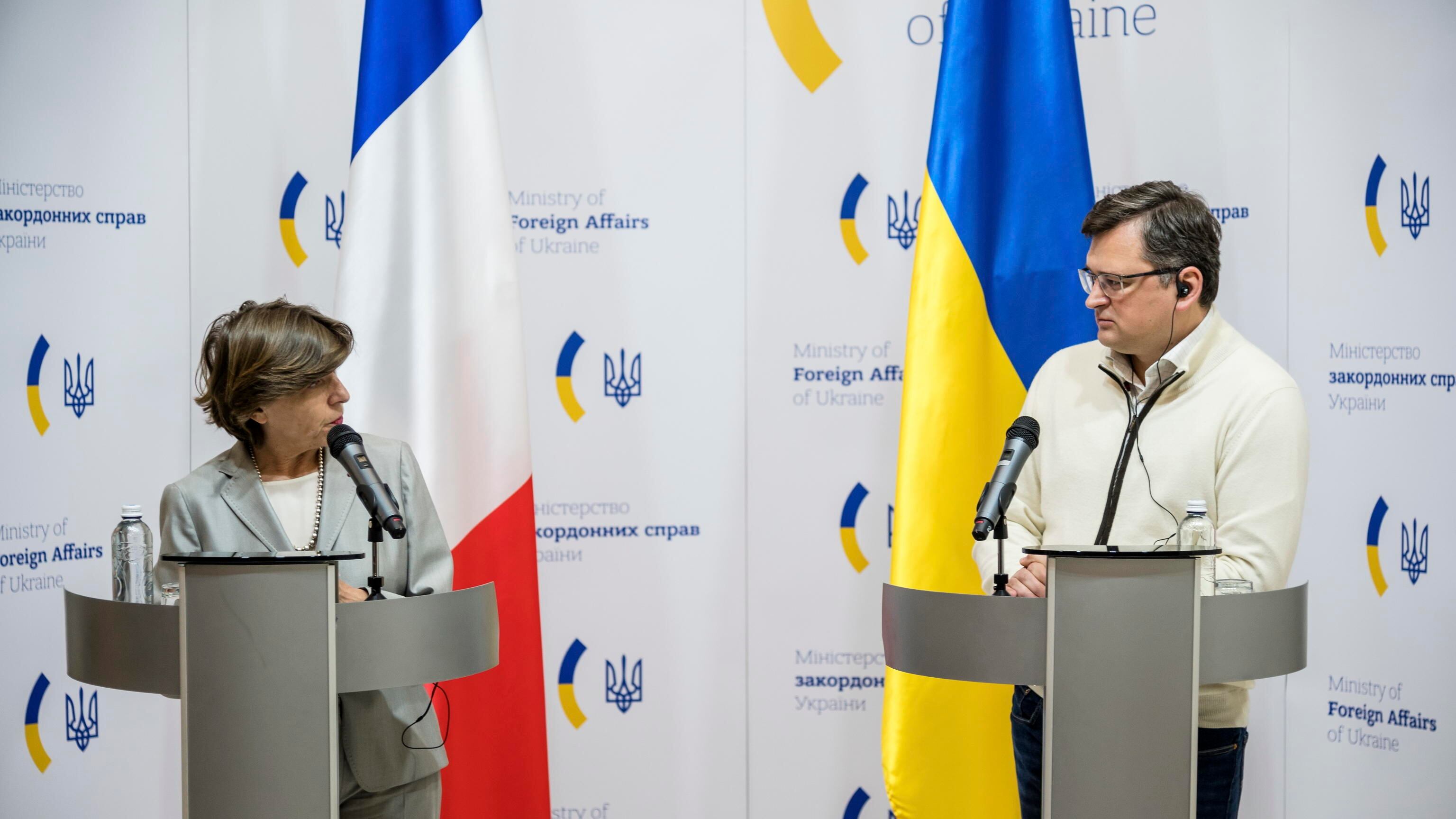 "Nuovi obici Caesar e altre armi". La Francia annuncia rinforzi per Kiev