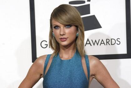 Selena Gomez supera Taylor Swift, è lei la più seguita su Instagram: foto 19