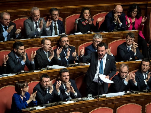 E l'Aula diventa un tribunale "ad personam"