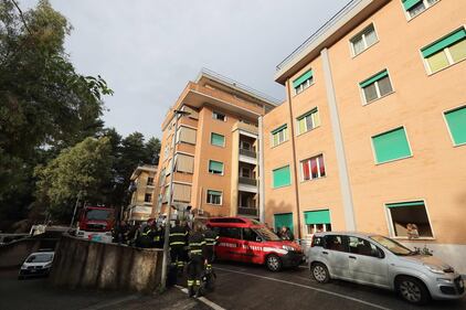 Roma, evacuati i pazienti dell'ospedale Villa San Pietro per un incendio 5