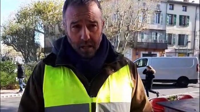"Macron è un dittatore. Sarà un voto su di lui"