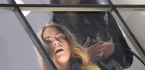 Cara Delevingne e Kate Moss a Milano, folla in delirio 3