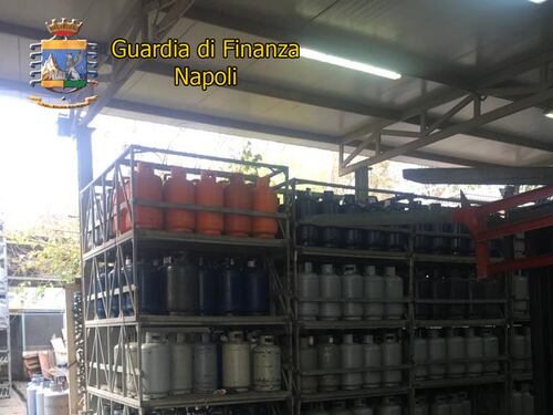 Sequestrate 2.800 bombole di gas fuori legge