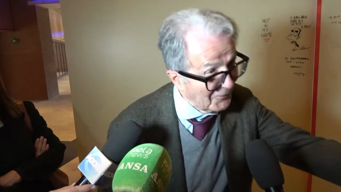 "Prodi mi ha tirato i capelli": il racconto della giornalista