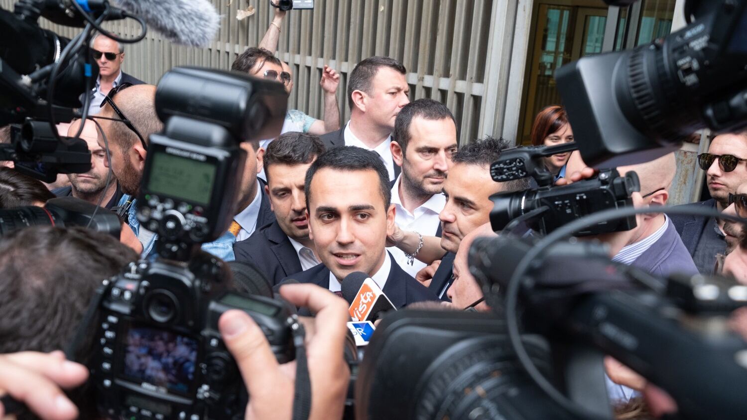 Chiuso il contratto Lega-M5S. Ancora sei i nodi da sciogliere