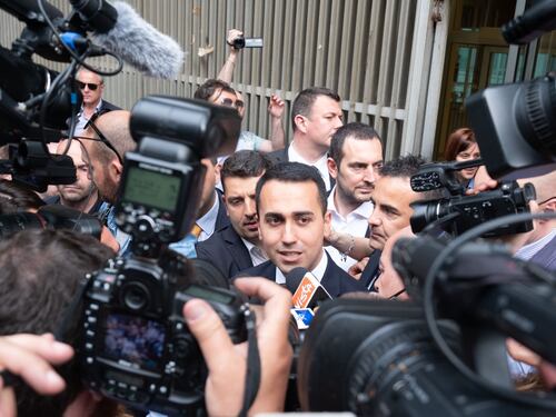 Chiuso il contratto Lega-M5S. Ancora sei i nodi da sciogliere