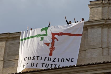 I grillini sul tetto della Camera: occupazione ad oltranza 2