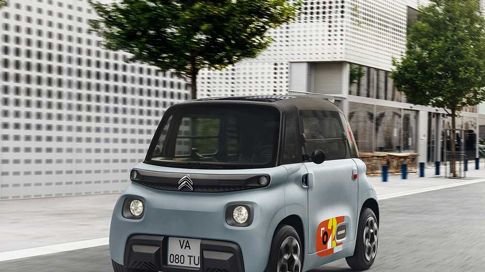 Il ritorno al futuro nell'era dell'elettrico: il lusso dei ventenni è viaggiare in microcar