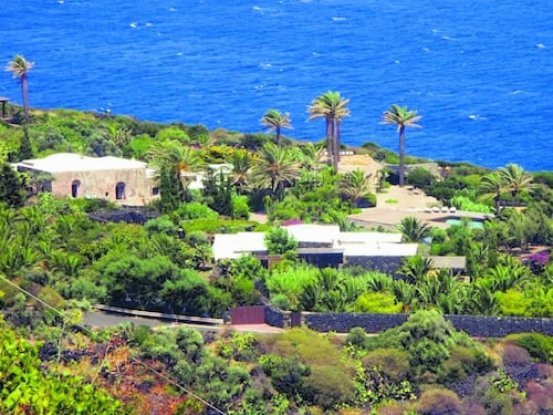 Lo yacht Maìn da 65 metri e le ville a Forte e Pantelleria nel tesoro del Signor Armani