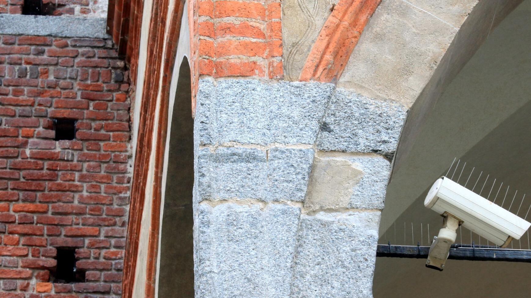 Castello, tele rubate già venerdì Forse è «opera» di un turista