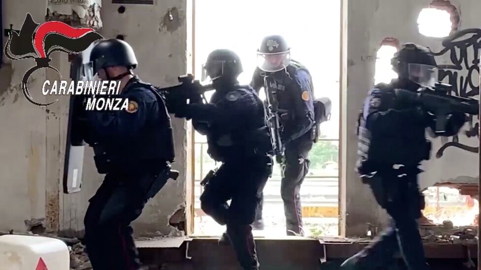 Blitz delle teste di cuoio nella Gomorra brianzola Dodici pusher in manette
