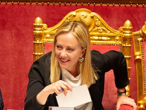"Chiamatemi così...". La Meloni spegne così le polemiche sul titolo
