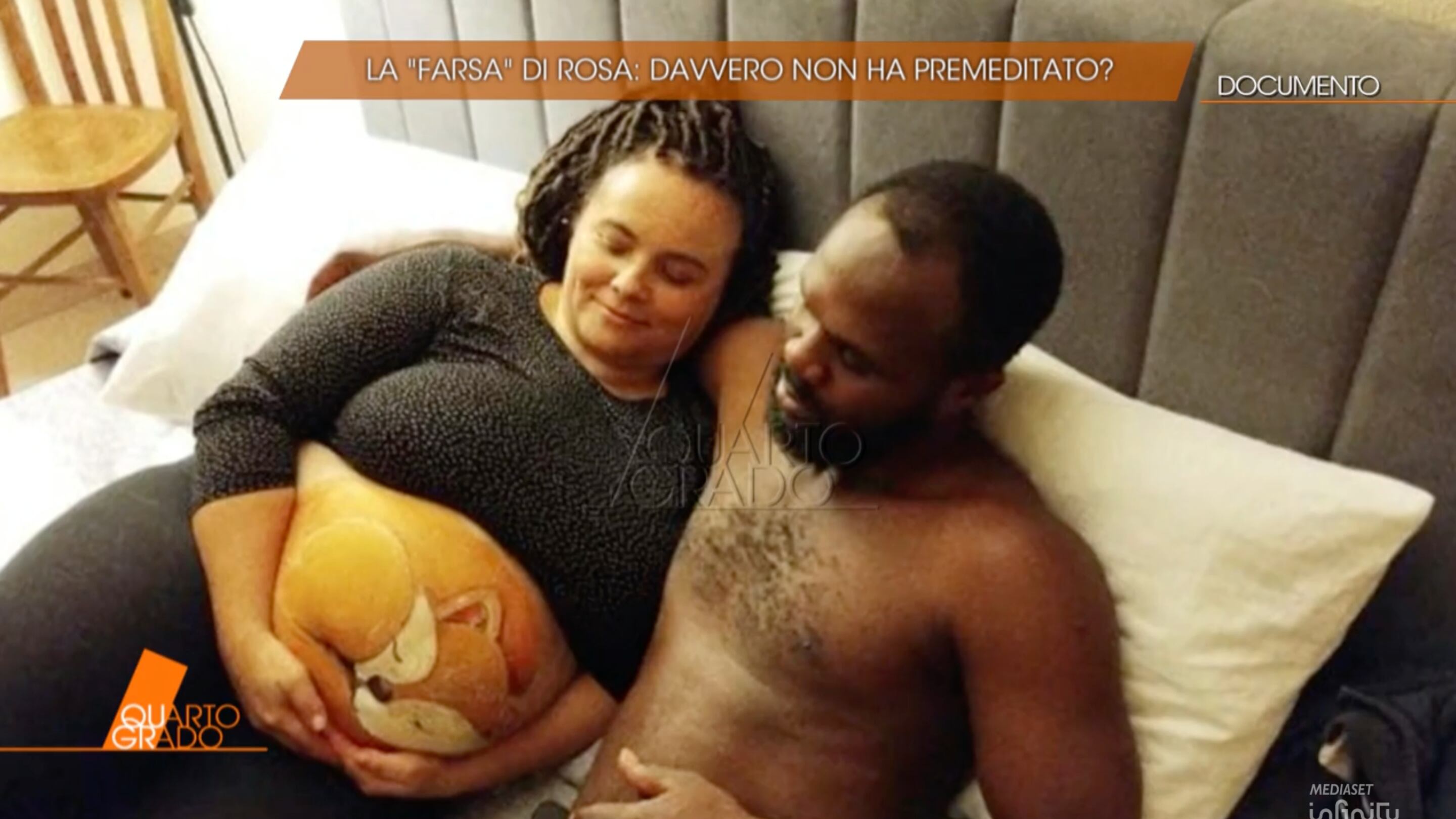 Il tesserino del medico, i messaggi, le foto di Rosa Vespa: "C'era pressione sociale”