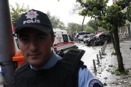Autobomba fa strage a Istanbul 9