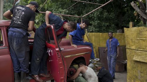 Cuba, le auto "classiche" e il turismo 1