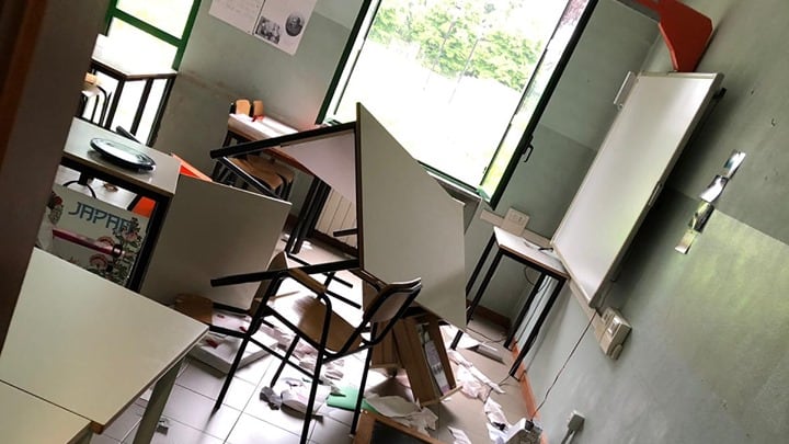 I vandali devastano la scuola, il sindaco: "Idioti del terzo millennio"