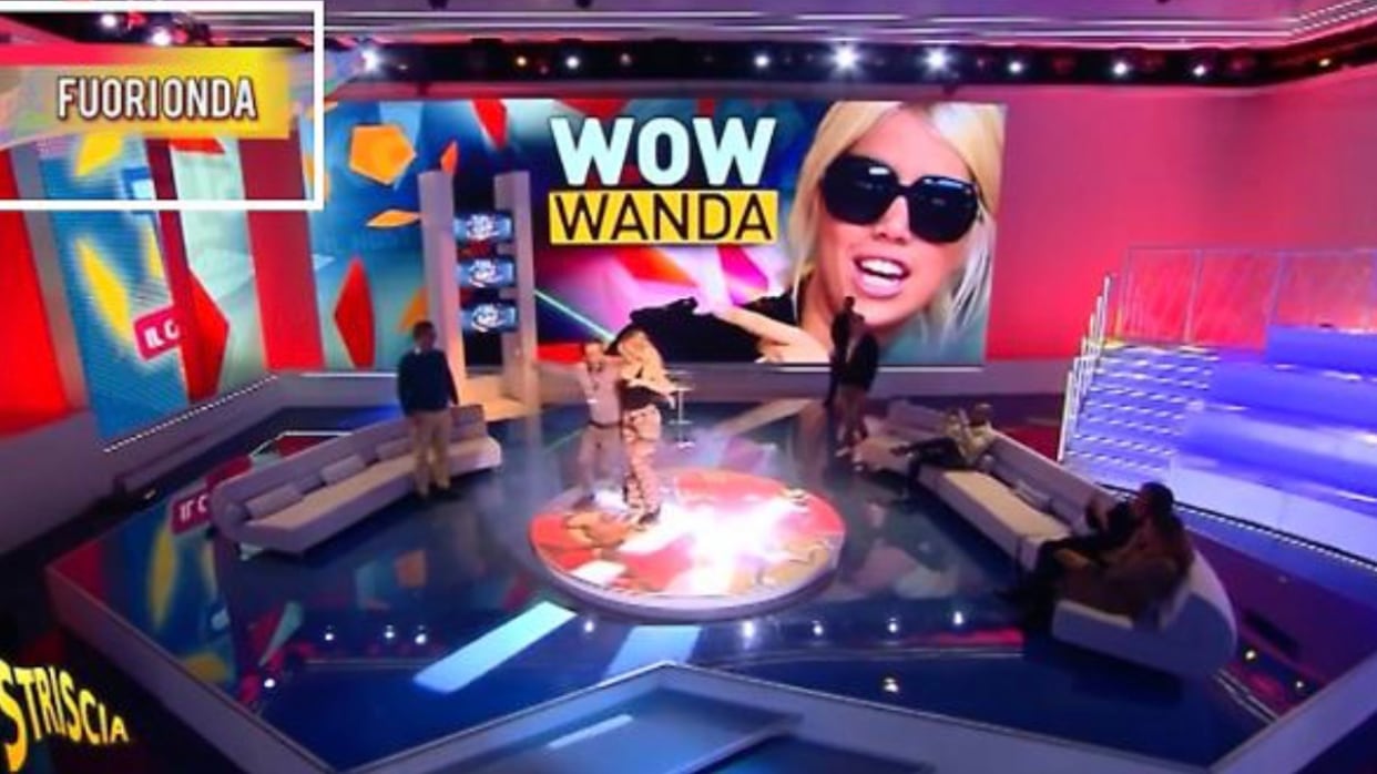 Striscia la Notizia mostra il fuorionda: la drammatica caduta di Wanda Nara a Tiki Taka