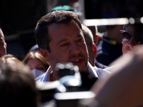 "Serve un commissario straordinario per gestire i migranti": la proposta di Salvini