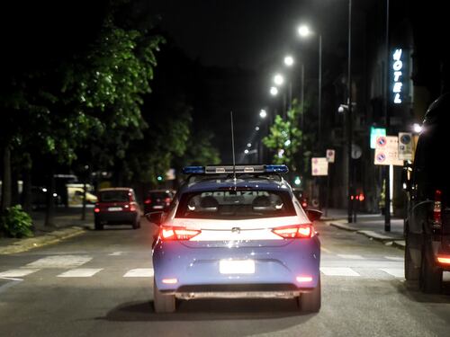 Milano, giovane accoltellato su un bus da gang sudamericana