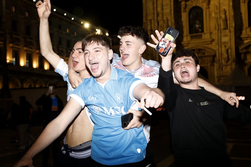 Napoli campione d'Italia: inizia la festa scudetto 1