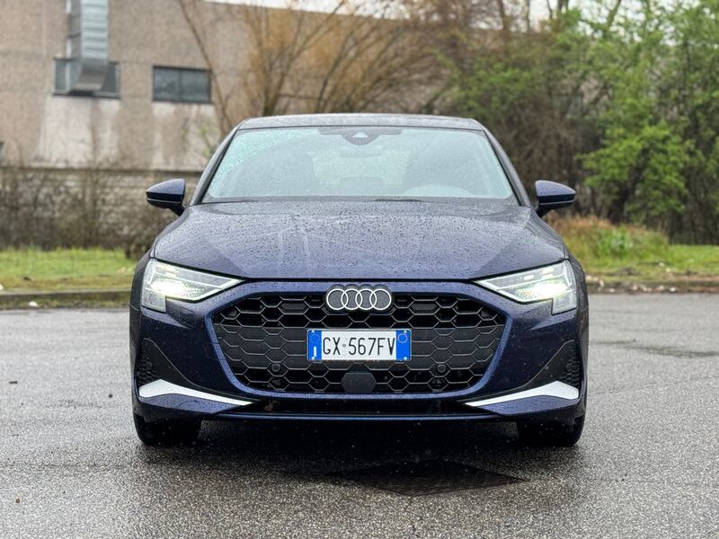 Audi A3 plug-in 2025: guarda la gallery della nuova compatta ibrida 4