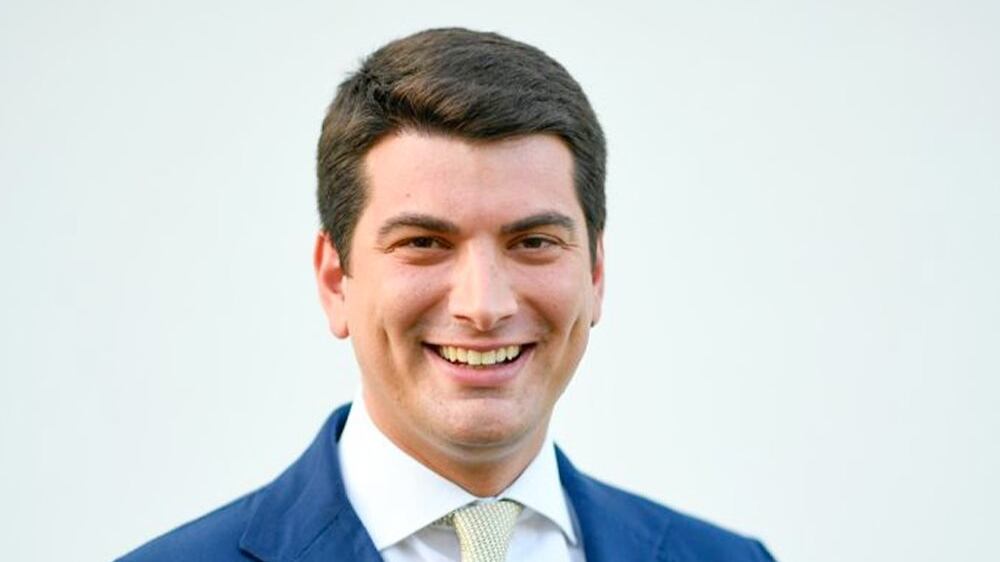 "Io, il più giovane e il più votato riaccenderò il motore di Napoli"