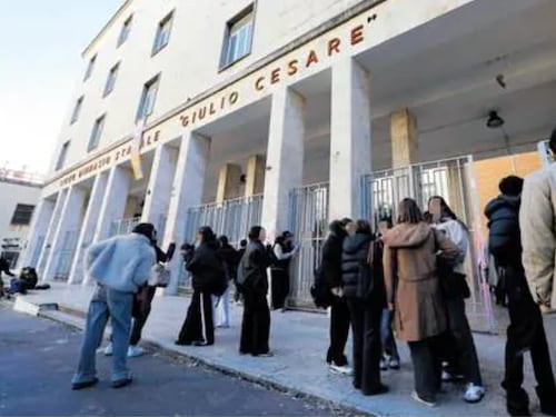 Roma, il caso della “lista stupri”. Individuato un 14enne: "spinto dai compagni più grandi"