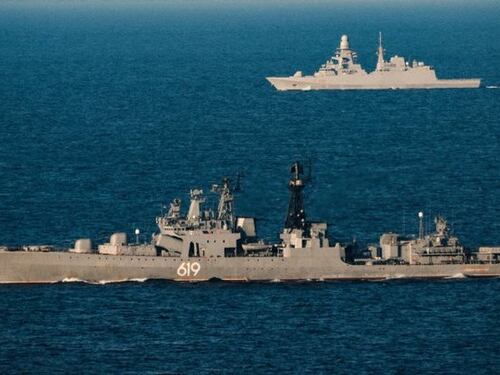 Navi russe vicino alla Sardegna: l’Italia manda una seconda fregata per sorvegliare il Tirreno