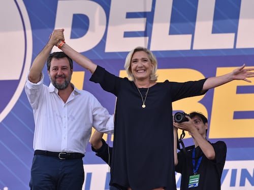 Quel Centro "balcanizzato" mentre i poli si radicalizzano