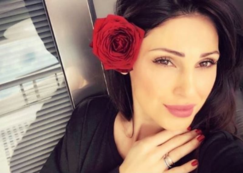 Anna Tatangelo, sexy sui social: foto 10