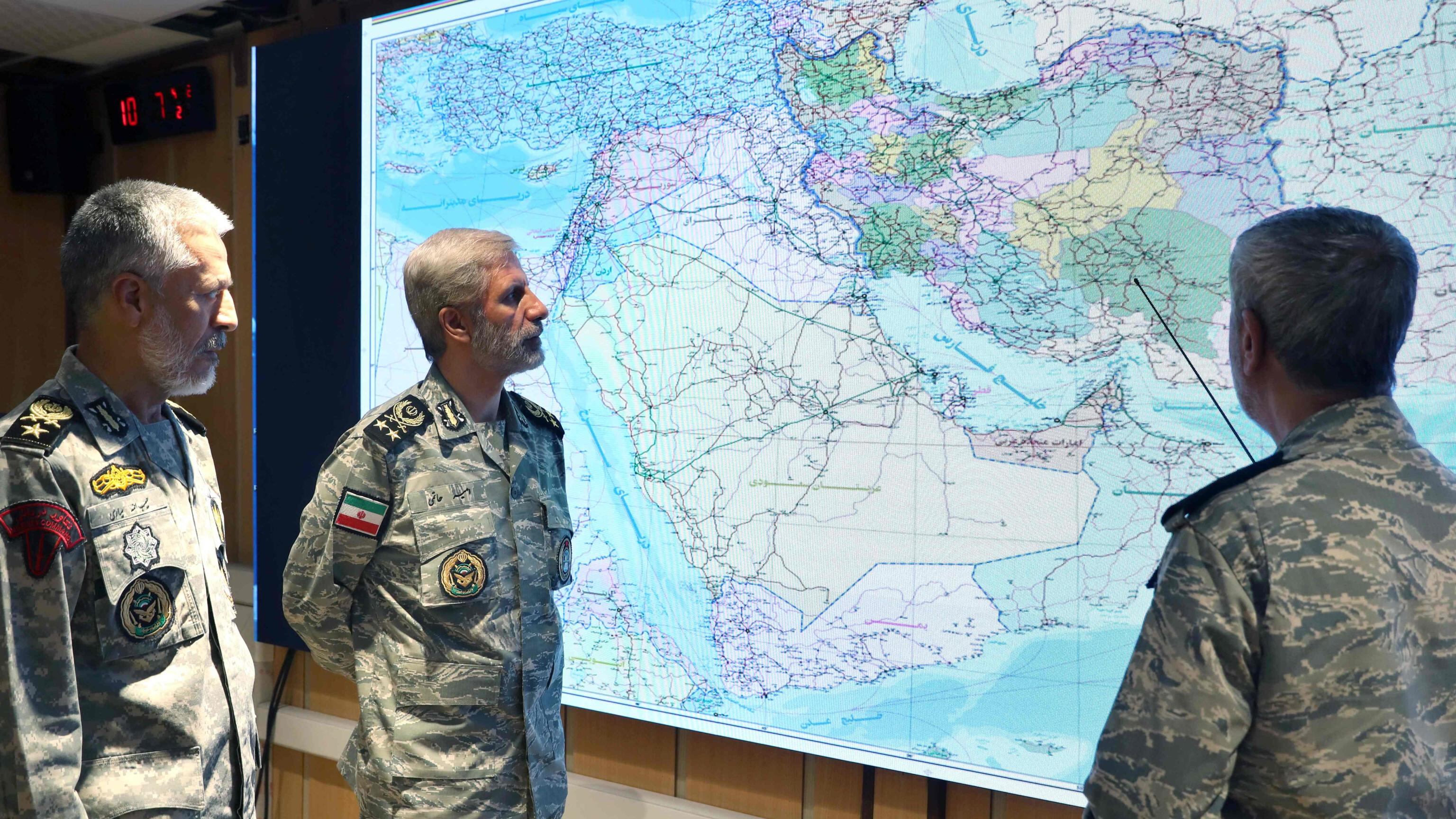 L'Iran bombarda le basi Usa (e prima avverte Washington)