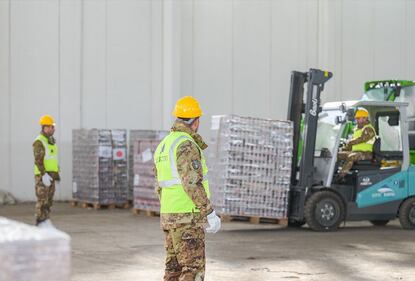 50 tonnellate di beni di prima necessità per Gaza. L'iniziativa del Ministero della Difesa 5