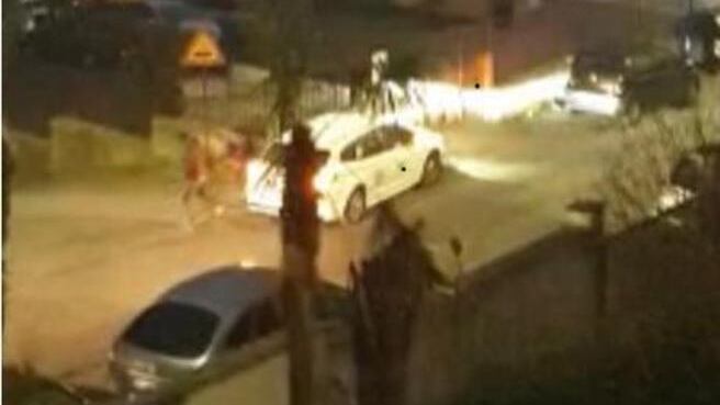 I residenti di Montespaccato: "Così abbiamo salvato il tassista"