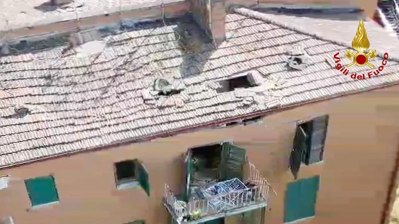 Esplosione in una palazzina di quattro piani a Perugia: due feriti gravi