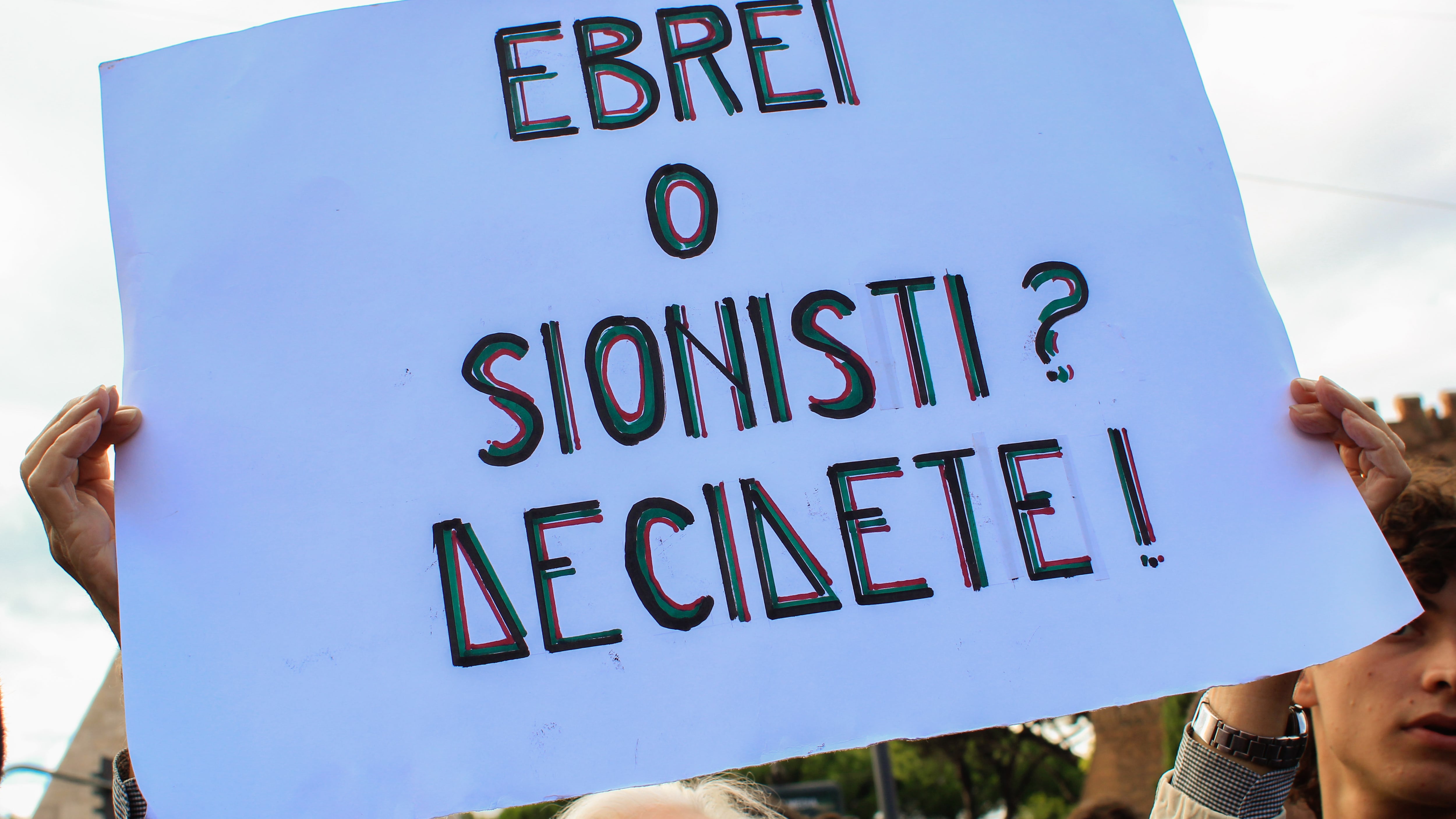 L'"altro" 7 ottobre. I deliri degli antisemiti: "Vincerà l'Intifada"