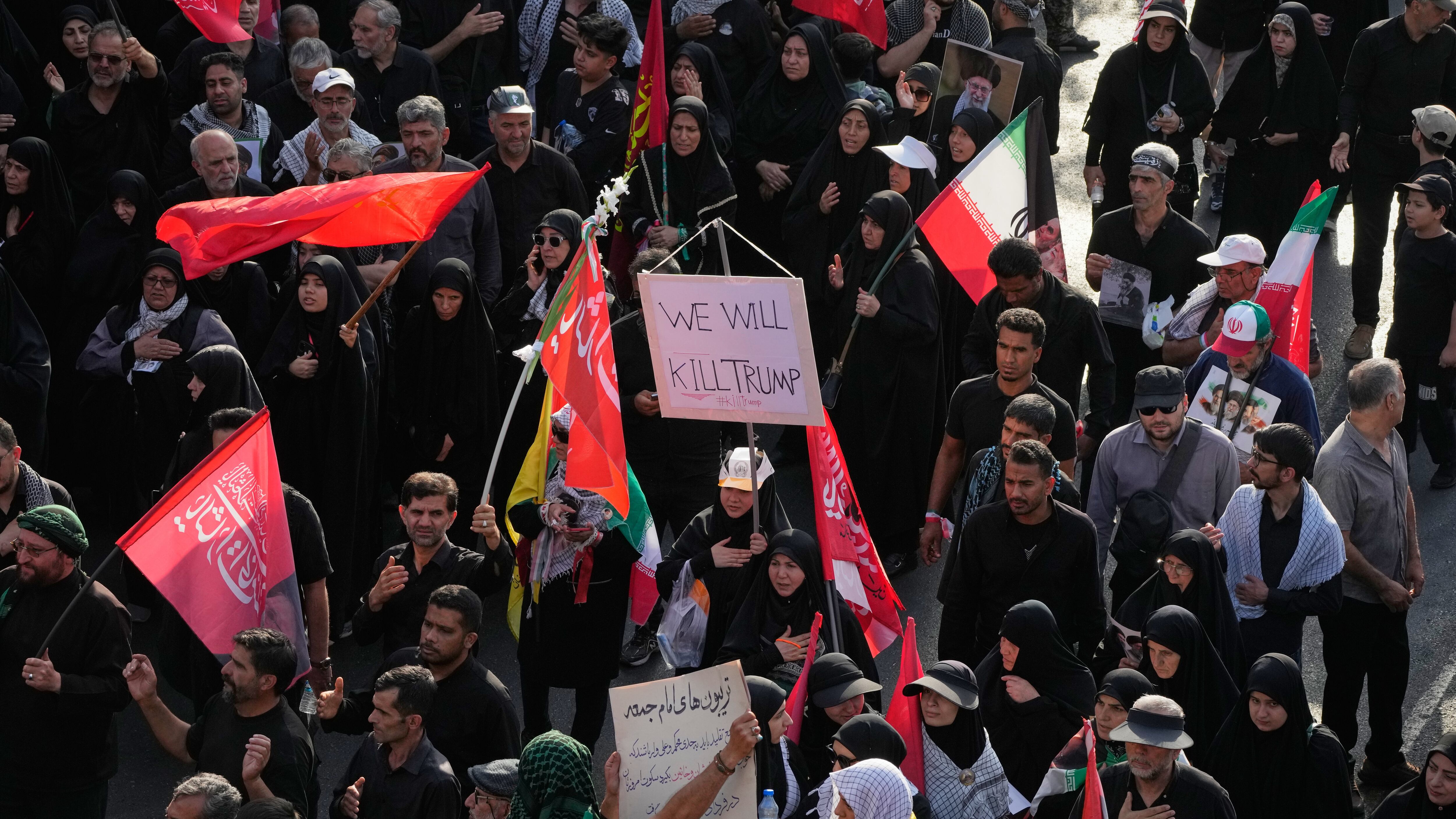 Khamenei, marea umana per la vendetta