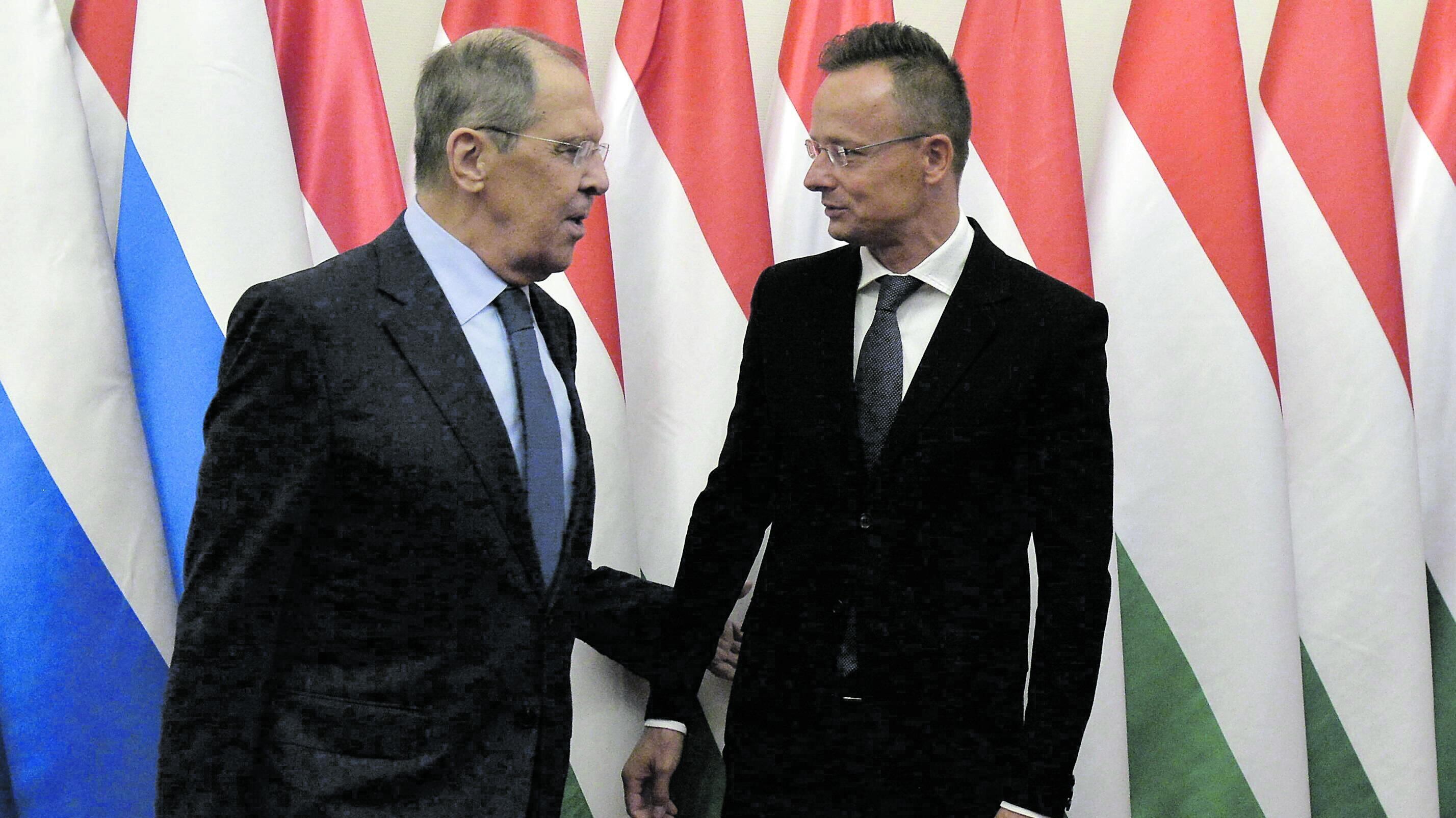Il ministro di Orbán talpa russa nell'Ue. "Parlavo con Lavrov"