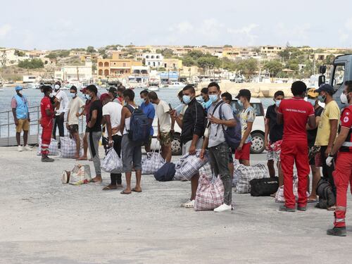 Un altro "trionfo" del governo: Lampedusa di nuovo nel caos
