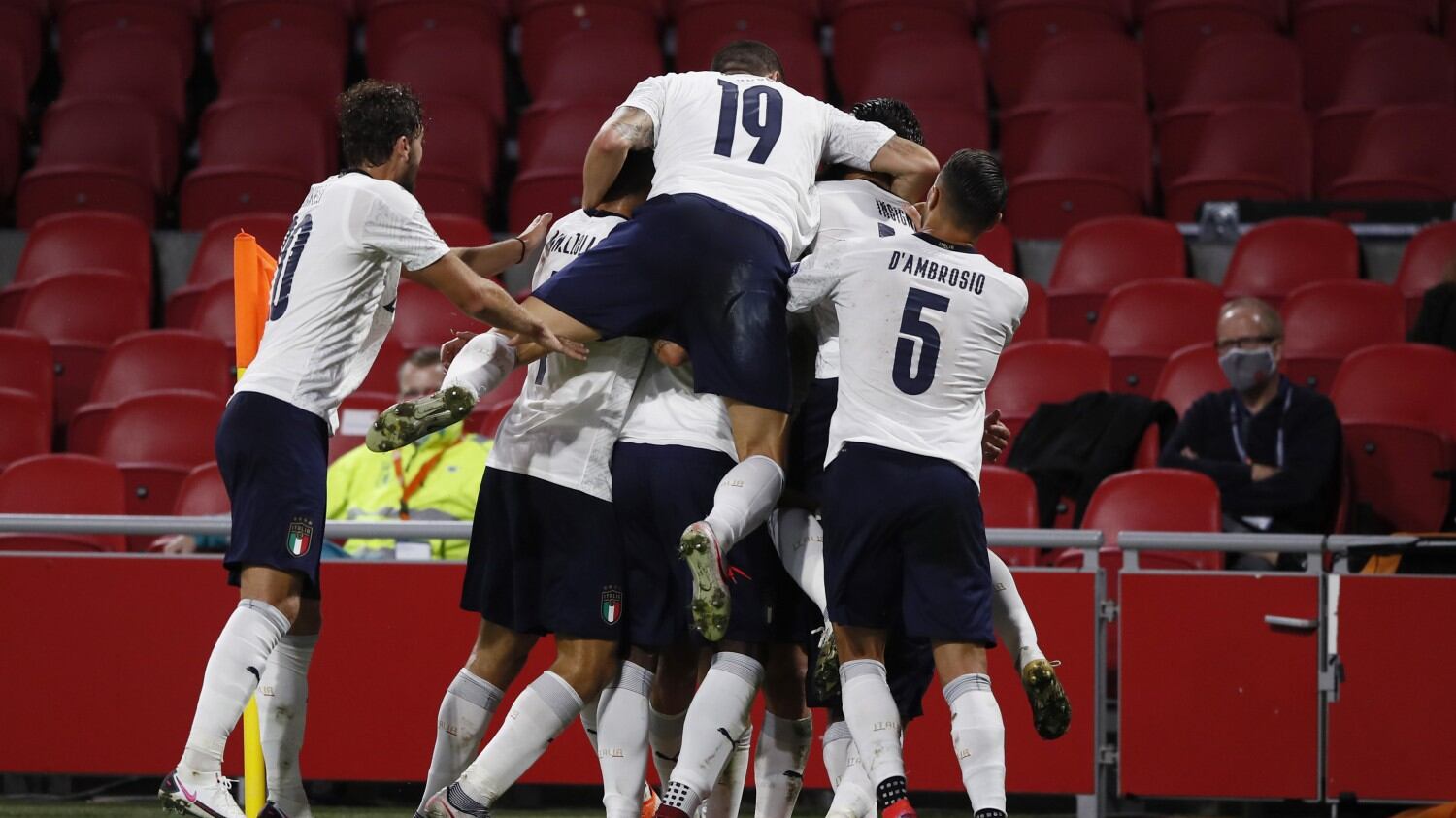 La Nazionale torna alla vittoria: 0-1 all'Olanda, decide Barella