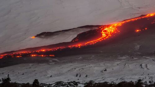Spettacolare eruzione sull'Etna 3